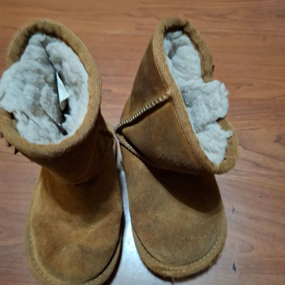 Koolaburra Tan Suede Boots with Fleece